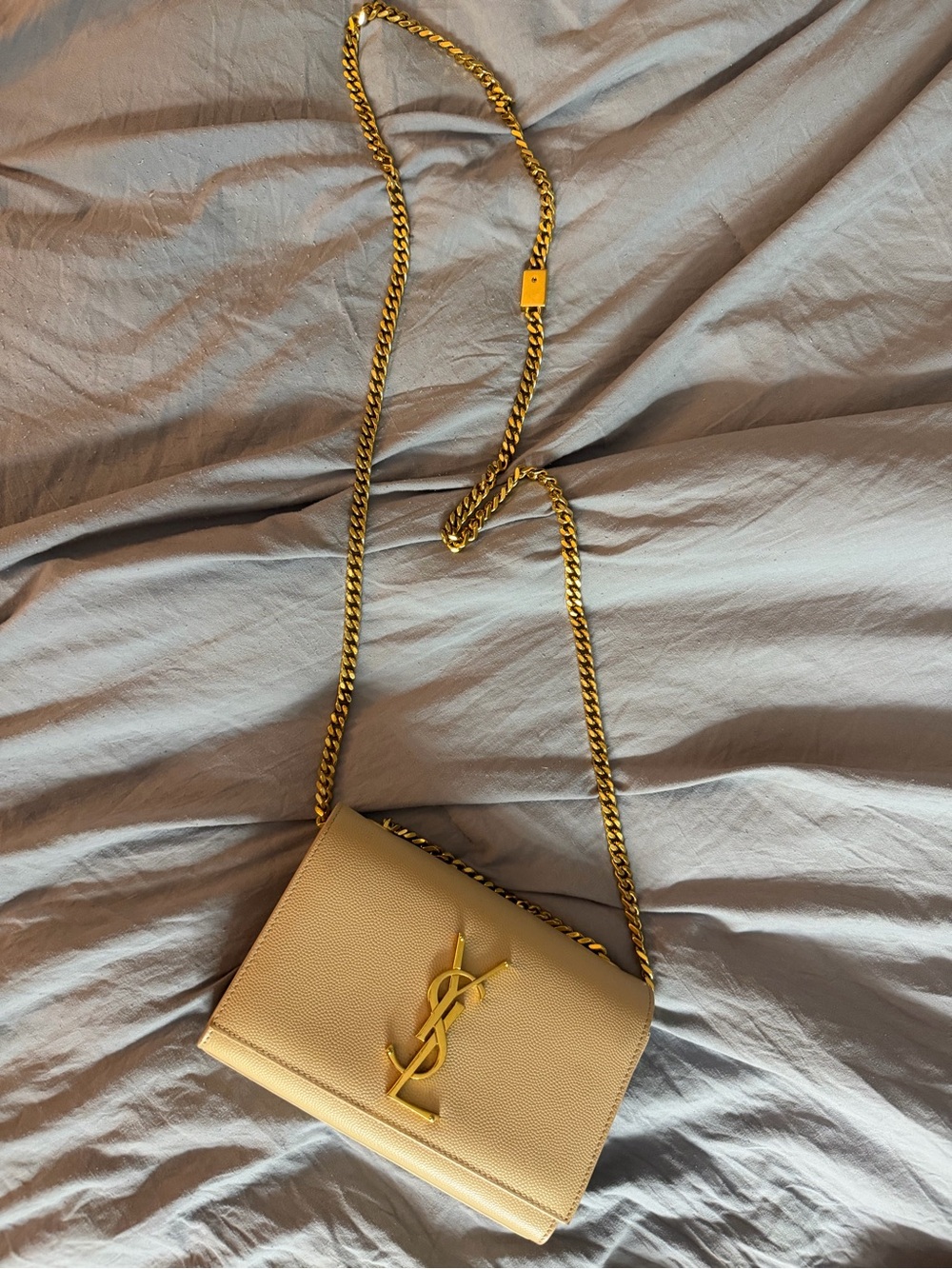 Saint Laurent Cream Leather Shoulder Bag with Gold Chain and YSL Logo - Picture 11 of 13